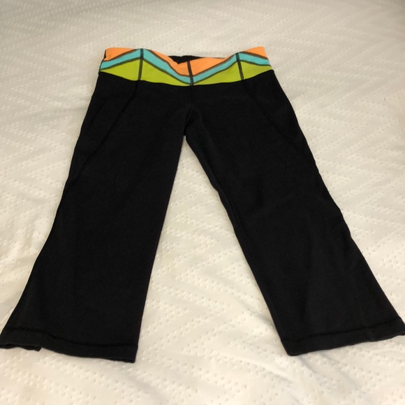Lululemon Crops - Picture 1 of 4